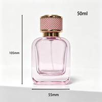 Vente en gros de flacons de parfum carrés de 30 ml, 50 ml, 100 ml, vaporisateur à pompe, verre transparent, flacon de parfum rose de luxe, boîte cadeau disponible