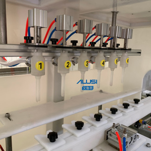 Machine de remplissage automatique à 6 têtes avec conception anti-corrosion pour le remplissage de liquides tels que le blanchiment et le remplissage de bouteilles en plastique - Product Image 5