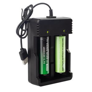 18650 & 26650 듀얼 충전기 평면 및 뾰족한 팁 리튬 배터리 공장 직접 판매 AU 소켓 표준 마이크 사용 - Product Image 1
