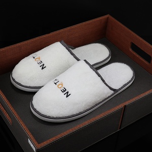 <span class=keywords><strong>Hotel</strong></span> de 5 estrellas artículos de tocador de lujo blanco personalizado suministros de <span class=keywords><strong>hotel</strong></span> de lana de coral zapatillas - Product Image 5