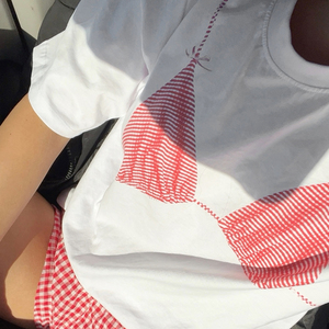 เสื้อยืดผู้หญิงลายปะติดปะต่อถักนิตติ้งพิมพ์ลายดิจิทัล สไตล์ลำลอง แขนสั้น ราคาขายส่ง - Product Image 2