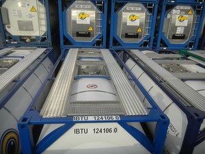 مذيب THF سائل شفاف بنقاء 99.85٪ للتركيبات الوسيطة الموادية مع محتوى ماء 200 جزء في المليون - Product Image 6