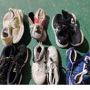 <span class=keywords><strong>Zapatillas</strong></span> de deporte usadas Zapatos Bulk Baloncesto Marca Hombres Zapatos de segunda mano Zapatos para correr <span class=keywords><strong>Zapatillas</strong></span> de deporte Pacas - Product Image 1