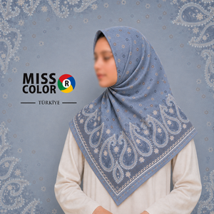 Foulard carré imprimé numérique Miss Color 120x120 cm en polyester chiffon de qualité supérieure, doux, léger et respirant, effet coton - Product Image 5