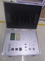 Testeur de perte diélectrique automatique HVD JS35 0,5 à 10 kV pour la mesure du rapport CVT et des phases, destiné au diagnostic de l'isolation des transformateurs de postes de transformation et des CVT