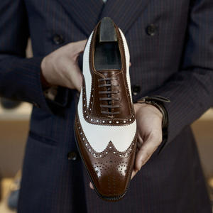 Chaussures habillées en cuir véritable de couleur champagne britannique pour hommes - Product Image 3