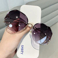 Lunettes de soleil de luxe personnalisées pour femmes, surdimensionnées, monture métallique rétro, UV400, tendance, carrées, classiques