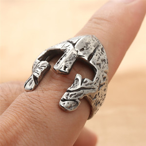Anillo de Casco Espartano de Acero de Titanio Estilo Europeo Americano, Joyería de Moda Retro Punk Plateada para Hombre 213013 - Product Image 4