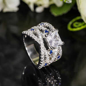 Anello Quadrato con Gemma Blu per Donne, Gioiello da Dito di Lusso alla Moda - Product Image 4