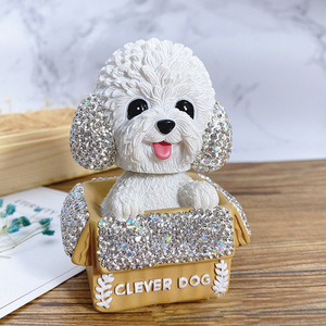 Ornement de <span class=keywords><strong>voiture</strong></span> créatif en carton, <span class=keywords><strong>chien</strong></span> en peluche incrusté de diamants, décoration de <span class=keywords><strong>voiture</strong></span>, poupée à tête oscillante - Product Image 1