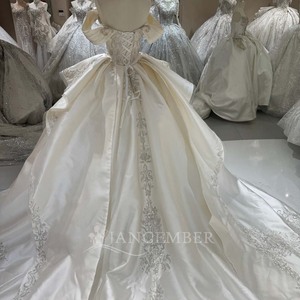 Vestido <span class=keywords><strong>de</strong></span> <span class=keywords><strong>Novia</strong></span> <span class=keywords><strong>de</strong></span> Gala DW0205 con Pedrería, Satén, Hombros Descubiertos y Cola Catedral Jancemebr - Product Image 5