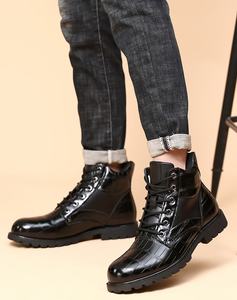 <span class=keywords><strong>Botas</strong></span> de cuero a la moda para <span class=keywords><strong>hombre</strong></span> con diseño de plataforma de tacón cuadrado con patrón de cuadrícula exquisito para ocio y ropa de trabajo - Product Image 1
