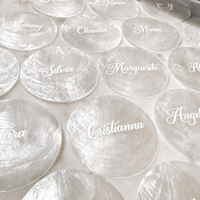 Marque-places en coquille de Capiz, cadeau pour demoiselle d'honneur, décoration de table de réception, nom des invités, marque-place personnalisé en coquille pour mariage, anniversaire