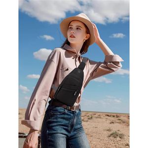 Borsa a tracolla portatile Premium per donne e uomini da viaggio all'aperto e da trekking con fodera in poliestere resistente - Product Image 6
