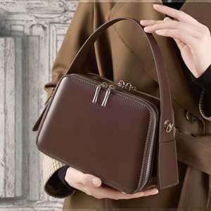 Bolso de Hombro Americano Vintage con Botones, Bolso Bandolera de Gran Capacidad con Cadena y Parches, Bolso de Mezclilla, Éxito de Ventas 2024 - Product Image 3