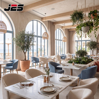 Projet de design d'intérieur de café méditerranéen J2S, sièges rembourrés, table carrée en marbre, ensemble de meubles de restaurant, table et chaises