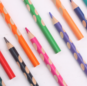 <span class=keywords><strong>Crayons</strong></span> de couleur <span class=keywords><strong>triangulaires</strong></span> en bois H-TONE avec aiguiseur de pinceaux 12 pièces ensemble d'art de haute qualité pour écoliers - Product Image 6