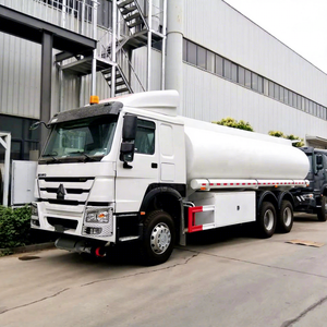 Camion-citerne Sinotruk 20000L Diesel 20CBM pour le transport d'<span class=keywords><strong>essence</strong></span> et d'huile, camion-citerne à carburant Howo Diesel 6x4 - Product Image 3