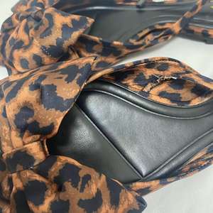 Sandalias de Mujer con Estampado de Leopardo, Nuevas Sandalias Planas con Punta en Pico, Sandalias de Verano para Mujer, Sandalias con Lazo, Zapatos de Mujer con Tira Trasera - Product Image 3