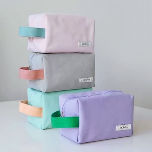 Bolsa de Aseo con Cremallera a la Moda, Color Caramelo, con Asa, Colores Contrastantes, 4/9 Pulgadas, Bolsa de Maquillaje - Product Image 1