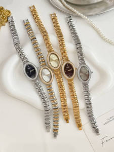 <span class=keywords><strong>Montre</strong></span> élégante pour femmes, vintage, petit cadran ovale, bicolore, plaqué or et argent, mouvement japonais, tendance, élégante, quartz - Product Image 6