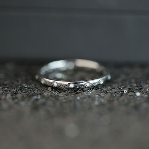 Anello Minimalista da Donna per il Dito Mignolo, Gioielli Scintillanti alla Moda, Vendita all'Ingrosso - Product Image 3