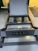 HY-DFH05 Appareil Commercial de Musculation des Jambes : Rack de Squat et Machine à Soulever les Mollets Assis, en Acier Robuste et Sûr, avec Fonction de Frappe Arrière