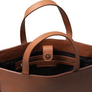 Sac fourre-tout unisexe moderne en cuir véritable, marron uni, fermeture éclair, sangle réglable, durable, usage quotidien - Product Image 5