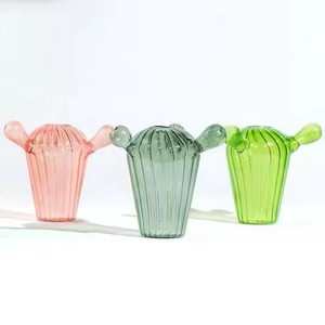 Vaso di vetro a forma di <span class=keywords><strong>Cactus</strong></span> colorato <span class=keywords><strong>con</strong></span> strisce per la composizione floreale fatto su misura - Product Image 5