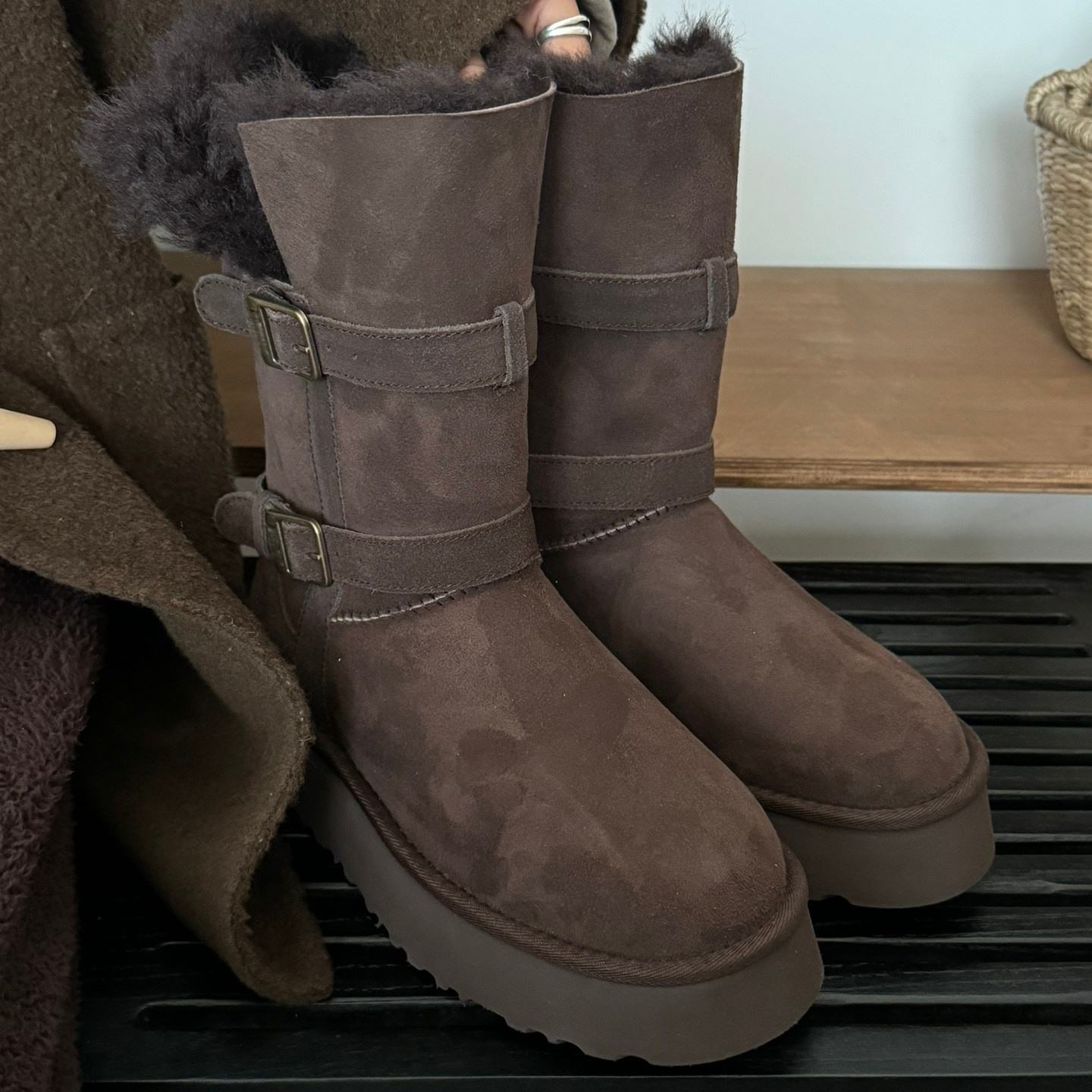 สีน้ำตาล