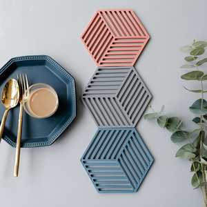 Alfombrilla Aislante de Silicona para Vajilla, Posavasos Hexagonal de Silicona, Alfombrilla Protectora de Calor para Tazones, Decoración de Mesa para el Hogar, Utensilios de Cocina - Product Image 1
