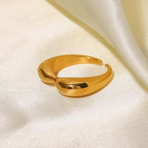 Vente en gros de bijoux fantaisie plaqués or sur mesure, anneaux en acier inoxydable pour couples, pour hommes et femmes - Product Image 4