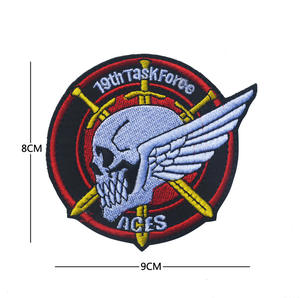 Parche de hierro con borde cortado con láser bordado de chenilla con insignia de flor impresa en 3D roja para pegatina de mochila - Product Image 4