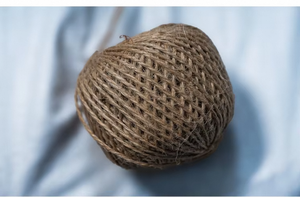 Boule de ficelle de jute durable parfaite pour les projets d'artisanat d'aménagement paysager en plein air et les faisceaux de liage naturels solides - Product Image 3