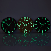 Horloge murale en bois silencieuse phosphorescente pour salon horloge à Quartz créative montre suspendue simple moderne