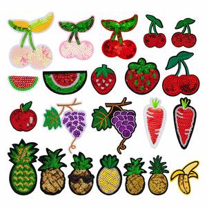 Patchs thermocollants brodés de sequins en forme de fruits de dessin animé pour vêtements d'enfants - Product Image 1