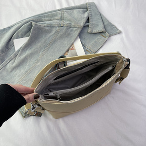 Sac bandoulière pour femme, nouveau style automne/hiver 2025, grande capacité, rembourré en coton, simple, élégant, sac fourre-tout polyvalent - Product Image 3