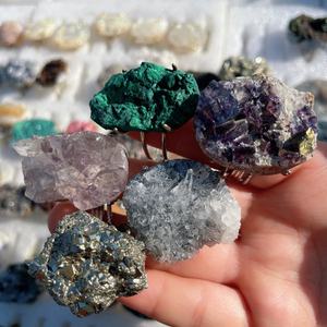 خاتم كريستال طبيعي بالجملة من الأميثيست والمالاكيت قابل للتعديل، خاتم كوارتز كريستالي للزينة - Product Image 2