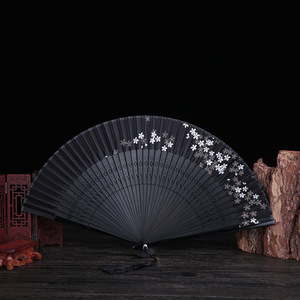 Éventail pliant japonais de style Edo de 42 cm, peint à <span class=keywords><strong>la</strong></span> main, avec manche en bambou et motif de fleurs de cerisier antique - Product Image 3