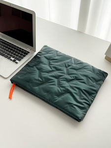 Funda acolchada suave para portátil de 14 pulgadas para mujer, estilo coreano, ligera, portátil, impermeable, bolso bandolera para portátil. - Product Image 3