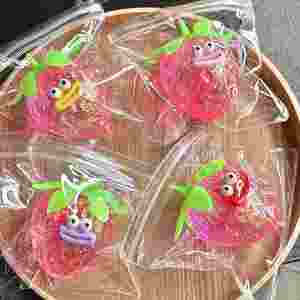 ของเล่นบีบสตรอว์เบอร์รี่ออโรร่ามอลโทสขนาดใหญ่ 8 ซม. แบบพกพา ช่วยคลายเครียด เหมาะสำหรับเด็กและผู้ใหญ่ เพื่ออารมณ์ที่ดีขึ้น - Product Image 4