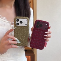 Tissu en peluche rétro, adapté aux coques de téléphone iPhone 18. Conçu comme le Apple 17 Pro Max, avec un style simple inspiré du 16/15. Coréen