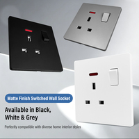Interrupteurs et prises électriques 13A UK blanc noir gris type G pour l'Irlande, le Nigéria, le Kenya, l'Ouganda, la Zambie, les Émirats arabes unis