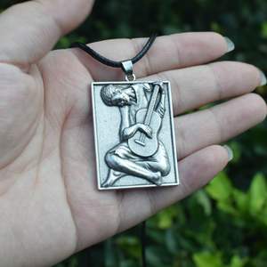 Collar con Colgante de Guitarrista Antiguo de Picasso, Joyería de Metal para Hombres y Mujeres, Accesorios de Ropa de Música Rock - Product Image 1