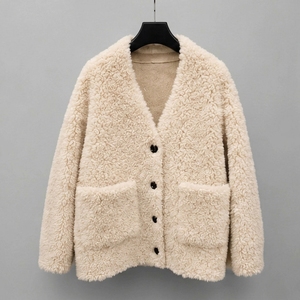 <span class=keywords><strong>Manteau</strong></span> court en laine pour <span class=keywords><strong>femme</strong></span>, en fausse fourrure duveteuse, col en V, boutons recouverts de tissu, deux poches plaquées, coupe ample, vêtement d'extérieur d'hiver noir - Product Image 2
