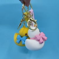 Dessin animé mignon Mini canard porte-clés mode petit pendentif Anime canard poupée porte-clés accessoires