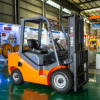 HENGJI Marque 2WD Diesel Chariot Élévateur 2 3 Tonnes Capacité Cabine Télescopique Climatiseur CE ISO EAC Combustion Interne Chariot Élévateur