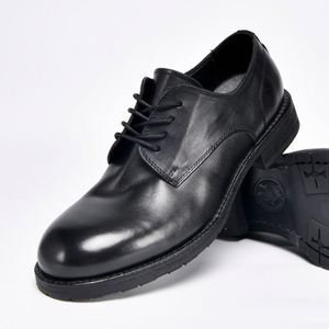Elegantes Zapatos Casuales de Cuero Hechos a Mano para Hombre, Color Marrón Clásico, Combinación Formal con Detalles Negros, Apariencia Casual - Product Image 5