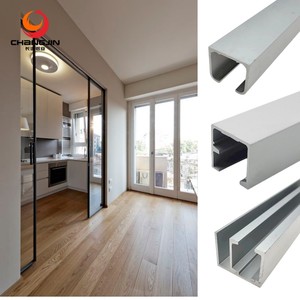 Sistema de pista de rodillo para puerta corredera de garaje, perfiles de extrusión de aluminio OEM, aleación de aluminio 6063, puerta y ventana, color negro - Product Image 1