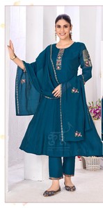 Último hermoso algodón pesado suave Formal Mul Chanderi Kurti Palazzo conjunto para mujeres fiesta boda Diwali graduación - Product Image 5